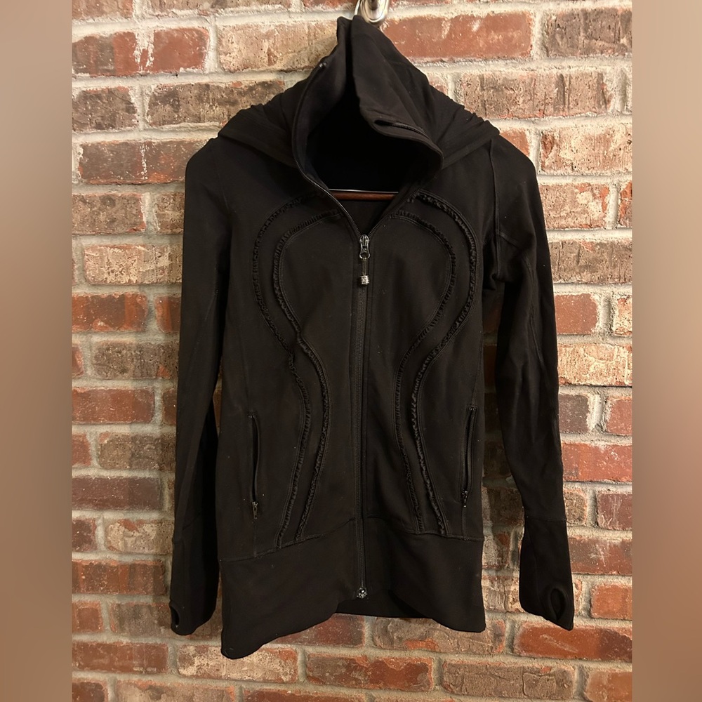 LULULEMON zip up hoodie size 4